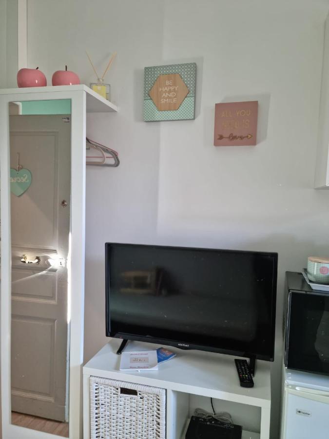 Le Secret De Sanary Apartment Bagian luar foto